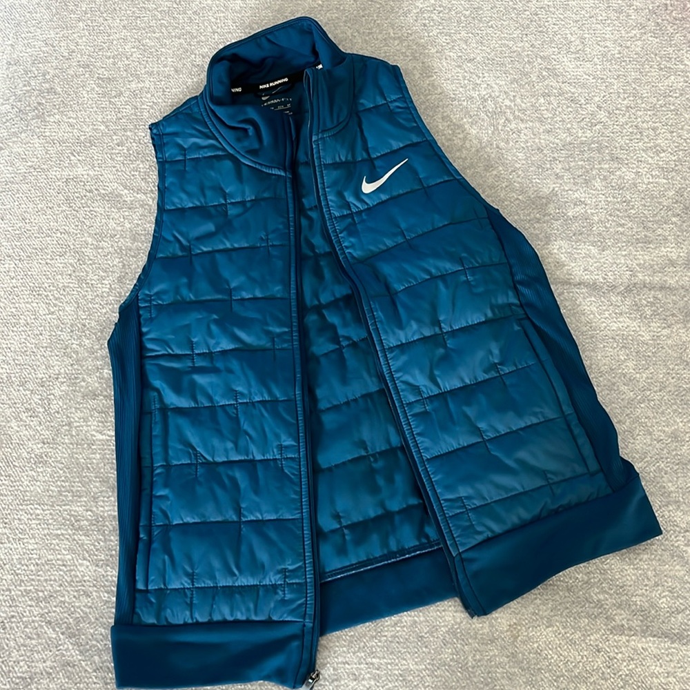 Nike vest